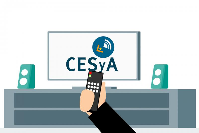 Dibujo de una mano con un mando a distancia enfocando a una televisión con altavoces donde aparece el logo del CESyA. 