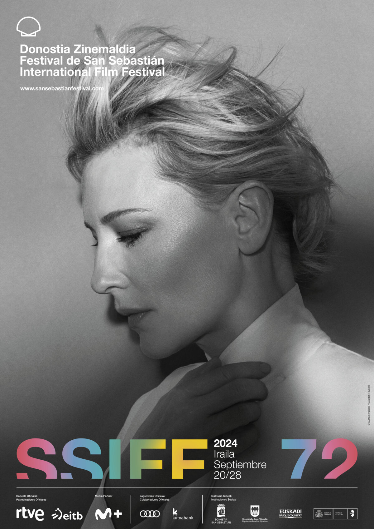 primer plano de perfil en blanco y negro de la actriz Cate Blanchett.